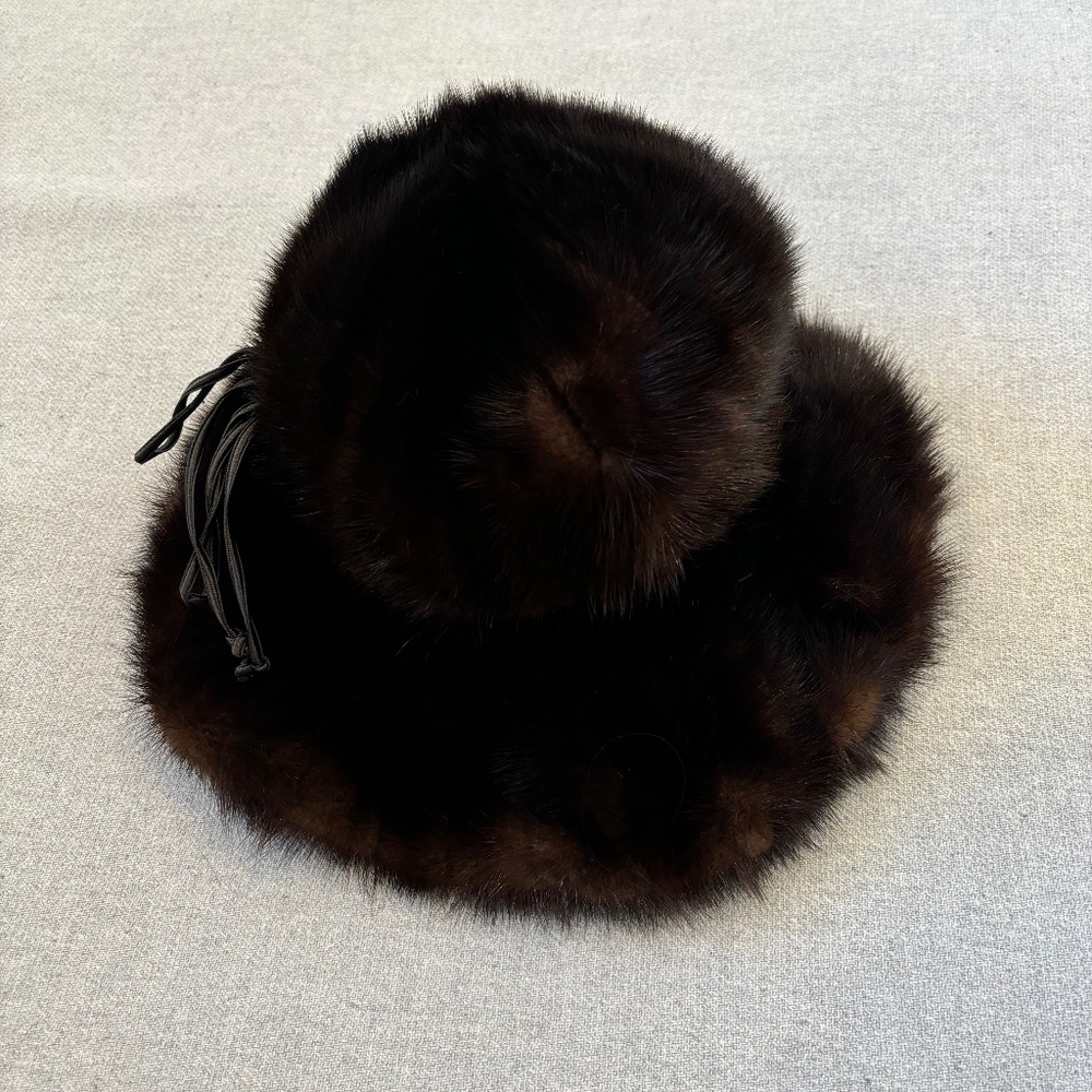 Gorgeous Vintage Wide Brimmed Brown Fur Hat Neiman Marcus